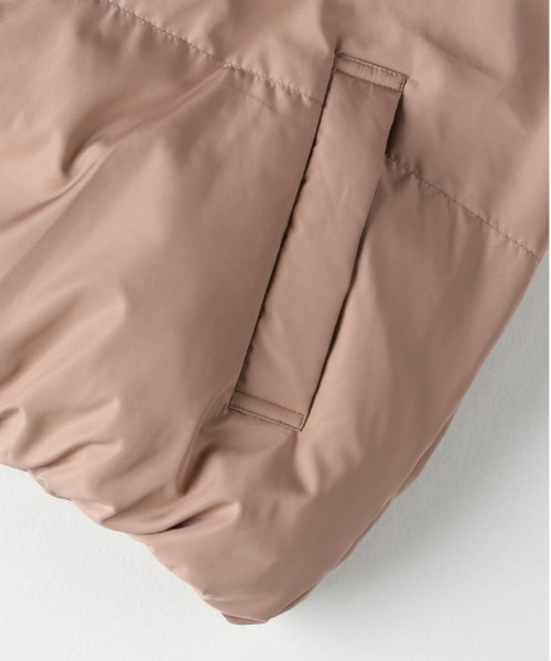 Right-on（ライトオン）の「【HONEYSUCKLE ROSE】中綿ショートジャケット（スッキリシルエット/スモーキーカラー）（ダウンジャケット/コート・レディース・ブラック/オフホワイト/ブラウン・S/L/M）」の9枚目の写真