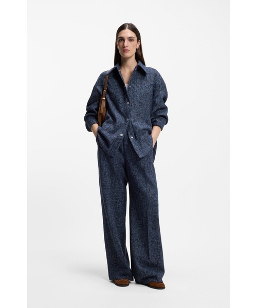 BOSS(ボス)の「スエード ホーボーバッグ Double Bモノグラム(ショルダーバッグ・レディース・ブラウン・ONESIZE)」の7枚目の写真