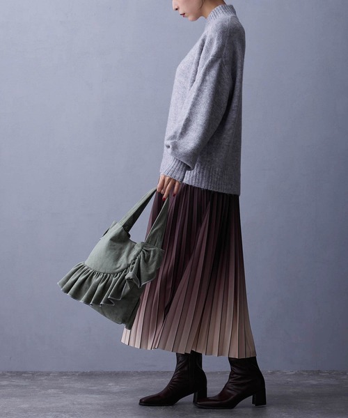 NICOLE white（ニコルホワイト）の「ハイネックニットプルオーバー（ニット/セーター・レディース・グリーン/ブラック/オフホワイト/グレー・FREE）」の8枚目の写真