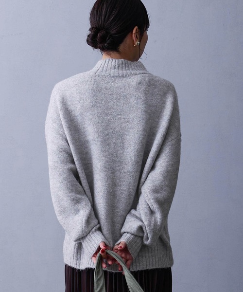 NICOLE white（ニコルホワイト）の「ハイネックニットプルオーバー（ニット/セーター・レディース・グリーン/ブラック/オフホワイト/グレー・FREE）」の10枚目の写真