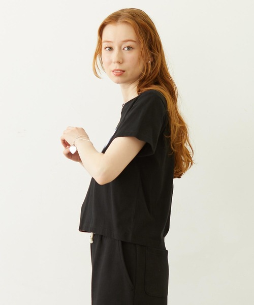 MILKFED.(ミルクフェド)の「GLITTER HALFTONE LOGO COMPACT S/S TEE(Tシャツ/カットソー・レディース・ライトピンク/ブラック/ホワイト・M/S)」の4枚目の写真
