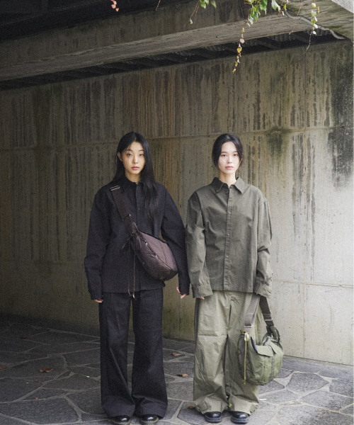 IUGAMAKARAS（イウガマカラス）の「Taped Shoulder Bag (Khaki)（ショルダーバッグ・レディース・その他・FREE）」の9枚目の写真
