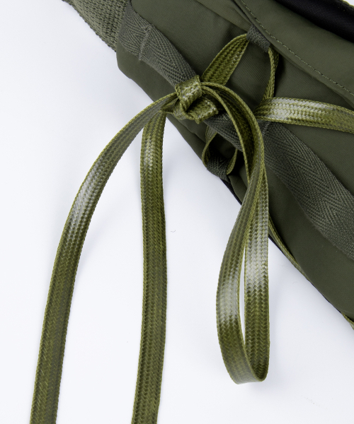 IUGAMAKARAS（イウガマカラス）の「Taped Shoulder Bag (Khaki)（ショルダーバッグ・レディース・その他・FREE）」の13枚目の写真