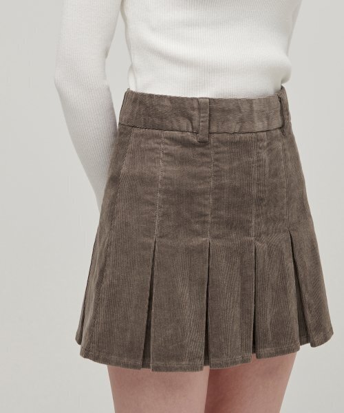 MUSINSA STANDARD WOMAN（ムシンサスタンダードウーマン）の「ウィメンズ コーデュロイ プリーツ ミニスカート [カーキブラウン]（スカート・レディース・その他・SMALL/MEDIUM/LARGE/X-SMALL）」の8枚目の写真