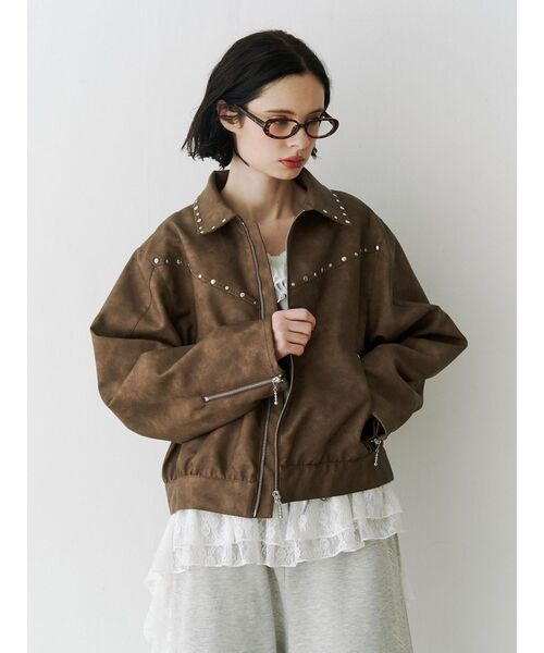 jouetie（ジュエティ）の「フェイクレザースタッズブルゾン（ブルゾン・レディース・ブラック/ブラウン/ピンク・MEDIUM）」の6枚目の写真