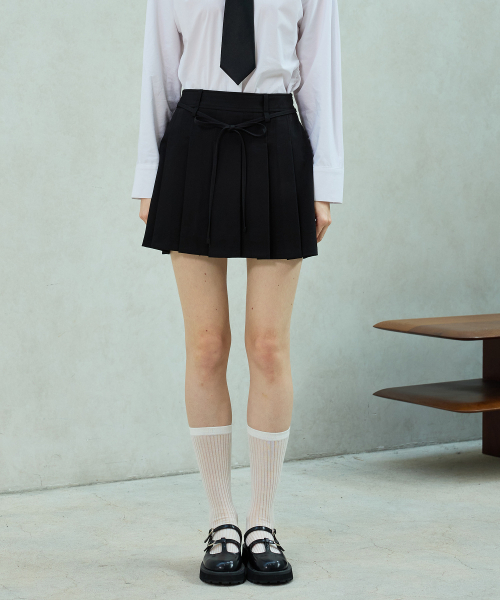 ARI(アリ)の「DOROTHY PLEATS SKIRT PANTS / BLACK(スカート・レディース・ブラック・SMALL/MEDIUM)」の1枚目の写真