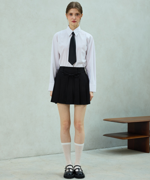 ARI(アリ)の「DOROTHY PLEATS SKIRT PANTS / BLACK(スカート・レディース・ブラック・SMALL/MEDIUM)」の6枚目の写真