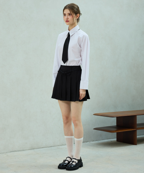 ARI(アリ)の「DOROTHY PLEATS SKIRT PANTS / BLACK(スカート・レディース・ブラック・SMALL/MEDIUM)」の5枚目の写真