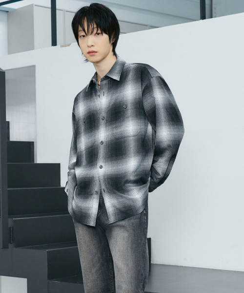 LXT（エルエックスティー）の「ヴィンテージモノチェックツーポケットオーバーシャツ[グレー]（シャツ/ブラウス・レディース・その他・SMALL/MEDIUM/LARGE/X-LARGE/XX-LARGE）」の2枚目の写真