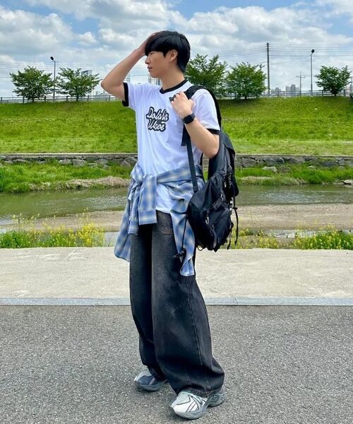 DOLPHIN WAVE APPAREL(ドルフィンウェーブアパレル)の「ドルフィン発泡プリントビッグロゴリンガー半袖Tシャツブラック(Tシャツ/カットソー・メンズ・その他・MEDIUM/LARGE/X-LARGE)」の12枚目の写真