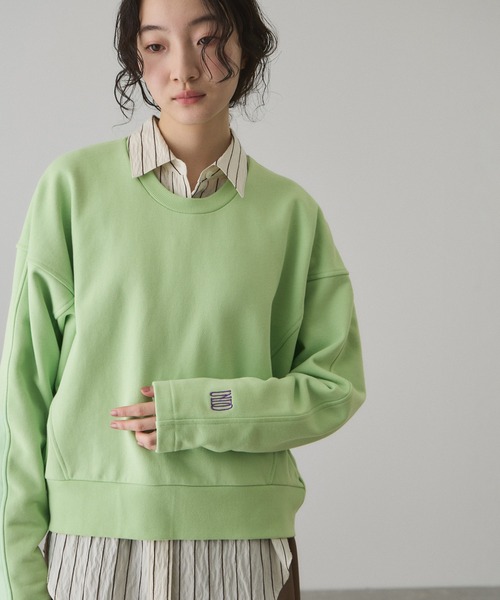 ADAM ET ROPE'(アダムエロペ)の「【サステナブル】ロゴフォルムスウェット(スウェット・レディース・チャコールグレー/ホワイト系その他7/ライトグリーン・FREE)」の1枚目の写真