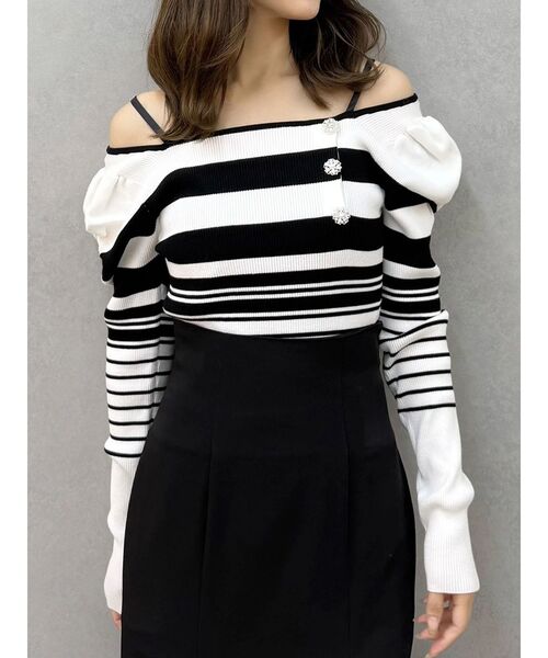 MERCURYDUO（マーキュリーデュオ）の「サイドビジューボタンパフスリーブニット（ニット/セーター・レディース・フレッシュイエロー/その他1/ネイビー・FREE）」の3枚目の写真