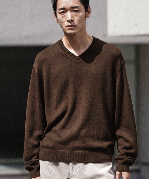 WYM LIDNM(ウィム バイ リドム)の「SILK BLEND V-NECK KNIT(ニット/セーター・メンズ・オフホワイト/アッシュブラウン/レッド/チャコール/ダークグレー/ブラウン/ダークネイビー・S/L/M/XL)」の5枚目の写真
