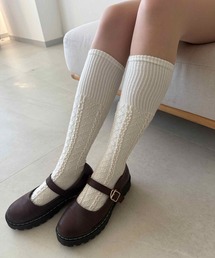 kutir（クティール）の「kutirlune／ケーブル編みハイソックス（ソックス/靴下）」