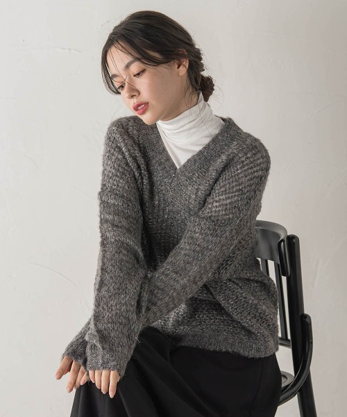 Droite lautreamont(ドロワットロートレアモン)の「【WEB限定】モヘヤラメVネックショートプルオーバー≪手洗い可能≫(ニット/セーター・レディース・オフホワイト/ライトグレー・M)」の18枚目の写真