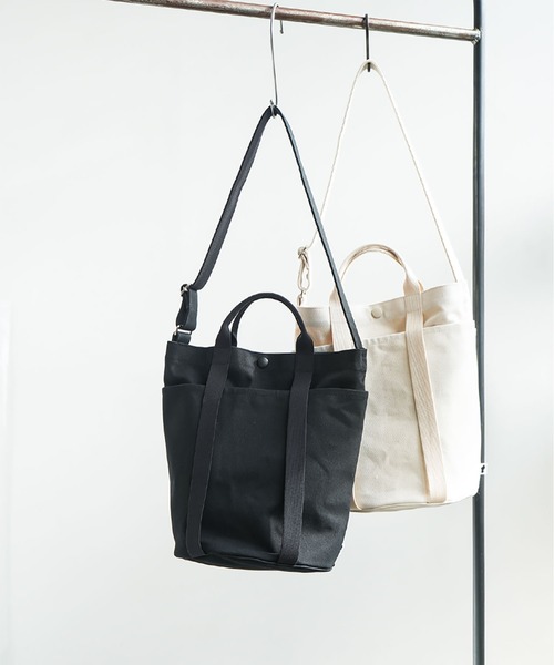 uil [aul]（アウル）の「Alle TOTE & SHOULDER MEDIUM（ショルダーバッグ・レディース・Black/キナリ・FREE）」の4枚目の写真