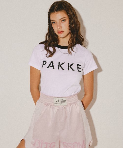 PAKKE(パッケ)の「ロゴスタッズTシャツ(ホワイト)(Tシャツ/カットソー・レディース・その他・FREE)」の1枚目の写真
