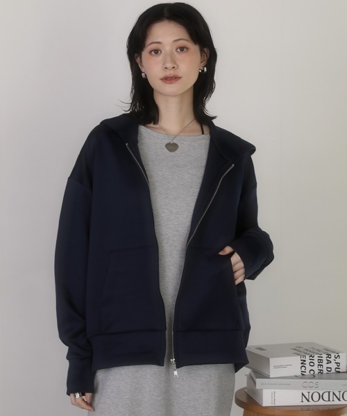 shetila(シェティラ)の「大人の抜け感を演出。カットダンボールWジップフードパーカー(パーカー・レディース・ブラック/グレー/ブラウン/ネイビー・M)」の4枚目の写真
