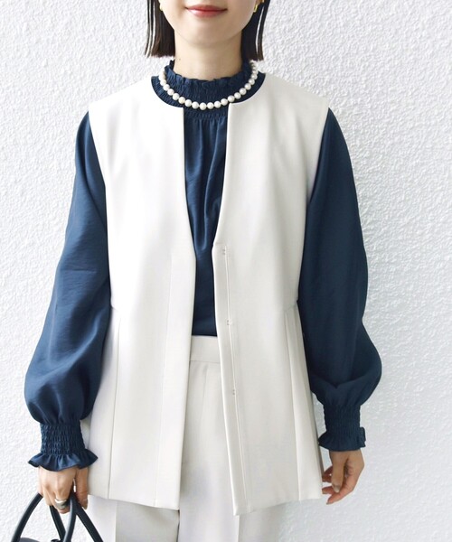 SHIPS（シップス）の「ダブル クロス ジレ オフホワイト（セレモニー対応可）（ベスト・レディース・オフホワイト・ONE SIZE）」の16枚目の写真