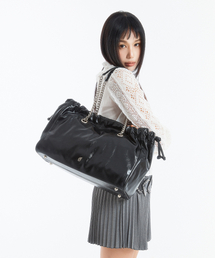 BADGIGI（バッドジジ）の「チェーンスクエアトローストリングバッグブラック（ショルダーバッグ）」