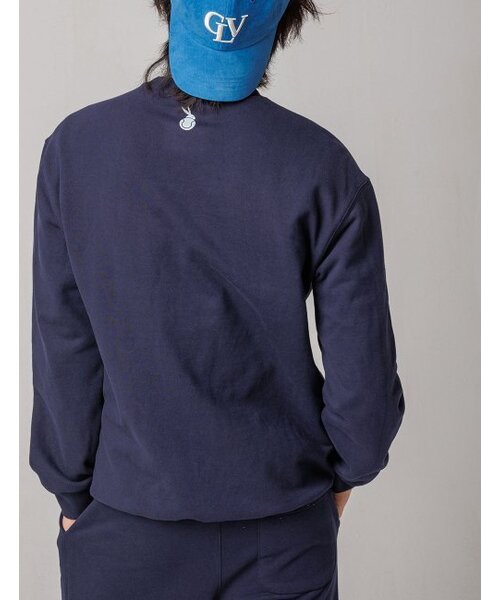 CLEVER FIELD(クレバーフィールド)の「クラシッククレバーエンブレム刺繍スウェットシャツ(Man)_ネイビー(スウェット・メンズ・ネイビー・LARGE)」の2枚目の写真