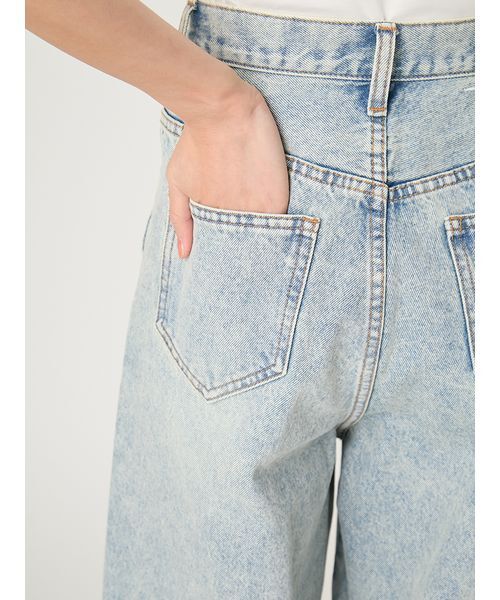 FRAY I.D（フレイアイディー）の「サイドラインワイドデニムパンツ（デニムパンツ・レディース・ブラック/ライトブルー/ブルー・0/1）」の11枚目の写真