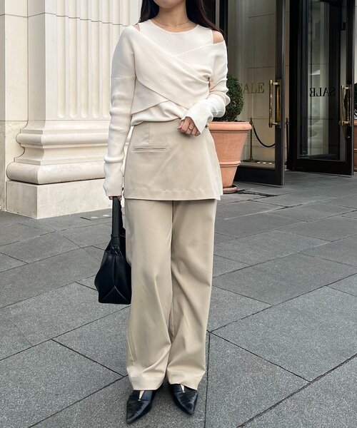 CAPRICIEUX LE'MAGE（カプリシューレマージュ）の「オフショルクロスレイヤードニット（ニット/セーター・レディース・ベージュ/アイボリー/ブラック・FREE）」の6枚目の写真