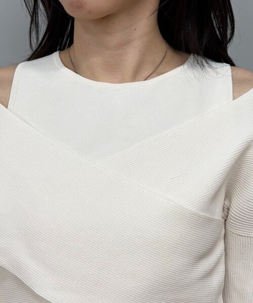 CAPRICIEUX LE'MAGE（カプリシューレマージュ）の「オフショルクロスレイヤードニット（ニット/セーター・レディース・ベージュ/アイボリー/ブラック・FREE）」の13枚目の写真