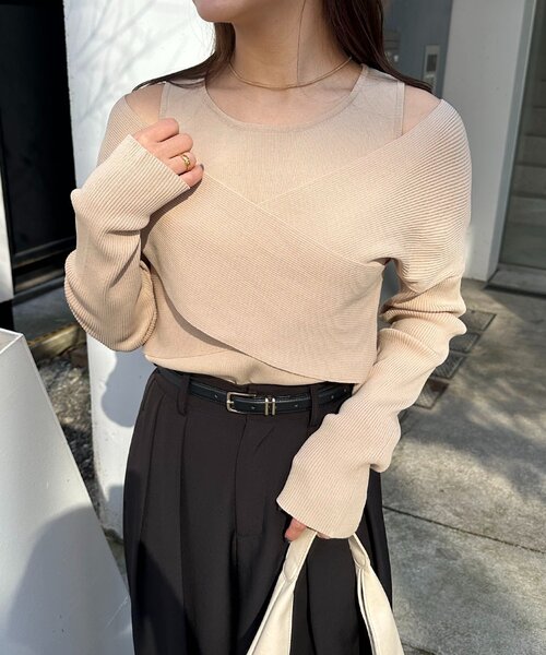 CAPRICIEUX LE'MAGE（カプリシューレマージュ）の「オフショルクロスレイヤードニット（ニット/セーター・レディース・ベージュ/アイボリー/ブラック・FREE）」の16枚目の写真