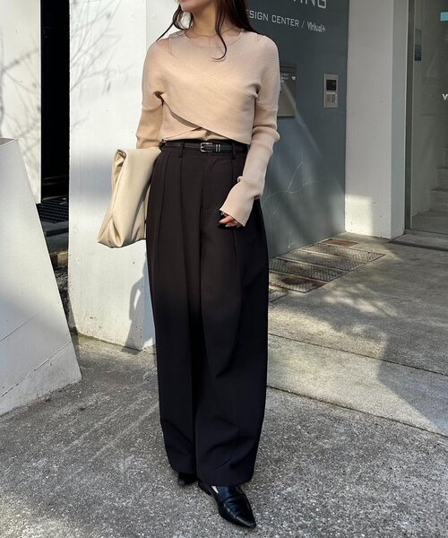 CAPRICIEUX LE'MAGE（カプリシューレマージュ）の「オフショルクロスレイヤードニット（ニット/セーター・レディース・ベージュ/アイボリー/ブラック・FREE）」の17枚目の写真