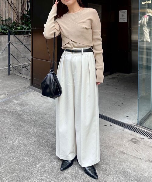 CAPRICIEUX LE'MAGE（カプリシューレマージュ）の「オフショルクロスレイヤードニット（ニット/セーター・レディース・ベージュ/アイボリー/ブラック・FREE）」の22枚目の写真