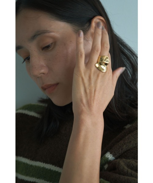 marjour（マージュール）の「NUANCE CURVE RING（リング・レディース・シルバー/ゴールド・FREE）」の11枚目の写真