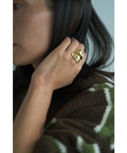 marjour（マージュール）の「NUANCE CURVE RING（リング・レディース・シルバー/ゴールド・FREE）」の13枚目の写真