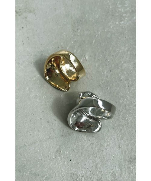 marjour（マージュール）の「NUANCE CURVE RING（リング・レディース・シルバー/ゴールド・FREE）」の15枚目の写真
