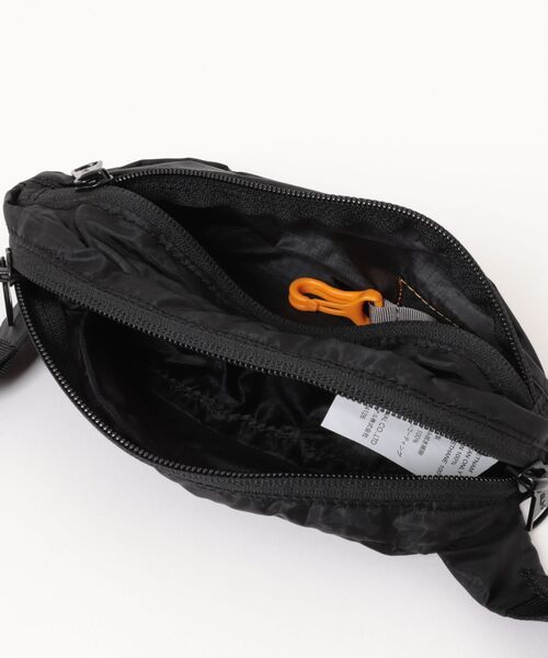 KELTY(ケルティ)の「GO OUT掲載モデル【KELTY】AIRY OVAL FANNY ボディーバック(ボディバッグ/ウエストポーチ・レディース・オリーブ/イエロー/ベージュ/ターコイズブルー/ブラック・ONE SIZE)」の8枚目の写真