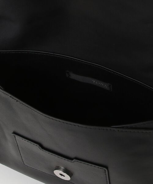 YArKA（ヤーカ）の「【YArKA/ヤーカ】real leather fluffy flap shoulder bag [tdht6] / リアルレザーふんわりフラップショルダー（ハンドバッグ・レディース・ブラック・FREE）」の21枚目の写真