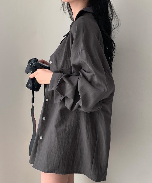 yuue' ( wear )（ユーイ）の「【2点セット】オーバーサイズシャツ＋チュニックキャミソールSET（シャツ/ブラウス・レディース・ホワイト/チャコールグレー・FREE）」の20枚目の写真