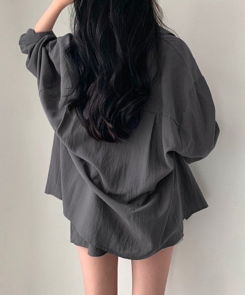 yuue' ( wear )（ユーイ）の「【2点セット】オーバーサイズシャツ＋チュニックキャミソールSET（シャツ/ブラウス・レディース・ホワイト/チャコールグレー・FREE）」の17枚目の写真