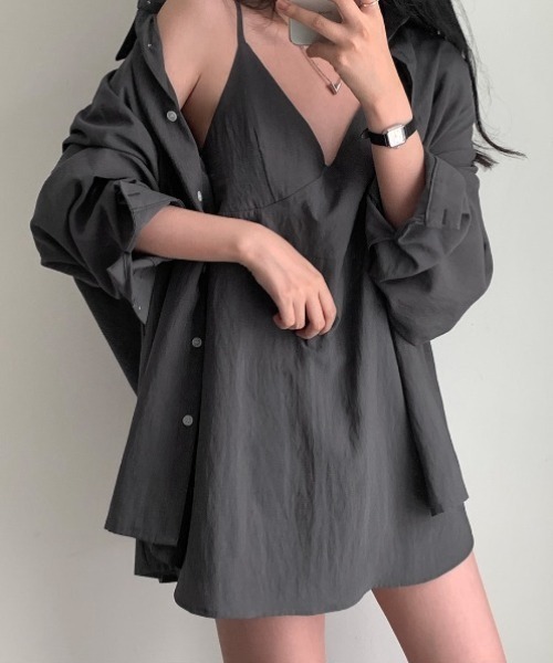 yuue' ( wear )（ユーイ）の「【2点セット】オーバーサイズシャツ＋チュニックキャミソールSET（シャツ/ブラウス・レディース・ホワイト/チャコールグレー・FREE）」の16枚目の写真