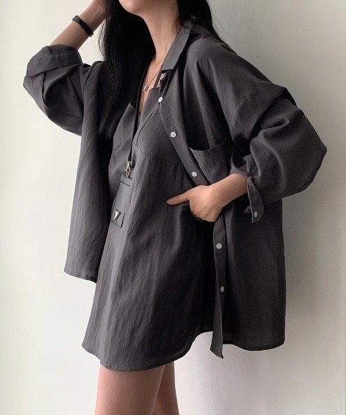 yuue' ( wear )（ユーイ）の「【2点セット】オーバーサイズシャツ＋チュニックキャミソールSET（シャツ/ブラウス・レディース・ホワイト/チャコールグレー・FREE）」の15枚目の写真