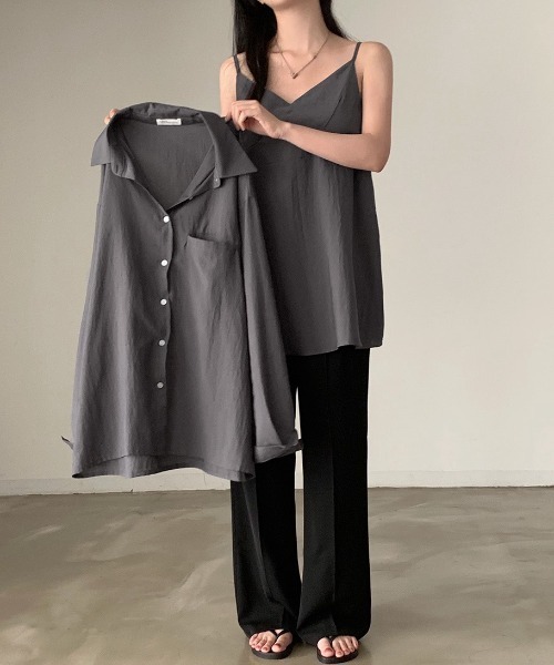 yuue' ( wear )（ユーイ）の「【2点セット】オーバーサイズシャツ＋チュニックキャミソールSET（シャツ/ブラウス・レディース・ホワイト/チャコールグレー・FREE）」の7枚目の写真
