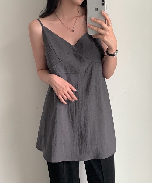 yuue' ( wear )（ユーイ）の「【2点セット】オーバーサイズシャツ＋チュニックキャミソールSET（シャツ/ブラウス・レディース・ホワイト/チャコールグレー・FREE）」の3枚目の写真