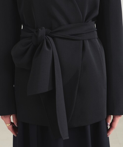 Demi-Luxe BEAMS（デミルクス ビームス）の「ドライカルゼ ベルテッド ジャケット（ノーカラージャケット・レディース・ブラック/ベージュ・36/38）」の10枚目の写真