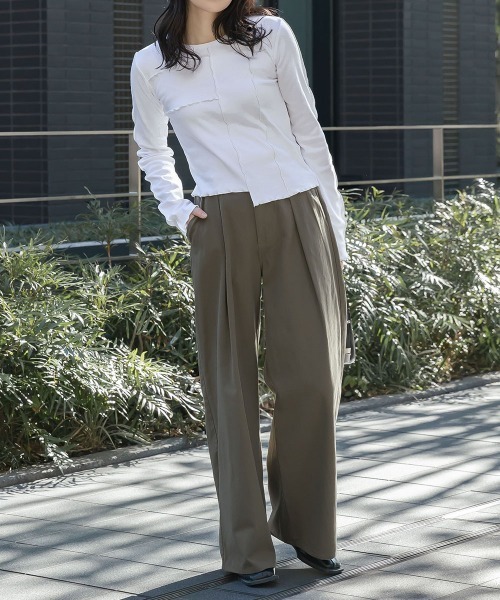 slattgir（スラットジール）の「高身長　アシメ切替クロップドテレコ長袖Ｔシャツ（トールサイズ）Essenave（Tシャツ/カットソー・レディース・オフホワイト/チャコールグレー・TM/TL/TLL/T3L/T4L/T5L）」の14枚目の写真