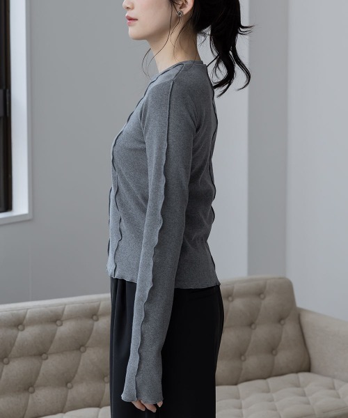 slattgir（スラットジール）の「高身長　アシメ切替クロップドテレコ長袖Ｔシャツ（トールサイズ）Essenave（Tシャツ/カットソー・レディース・オフホワイト/チャコールグレー・TM/TL/TLL/T3L/T4L/T5L）」の10枚目の写真