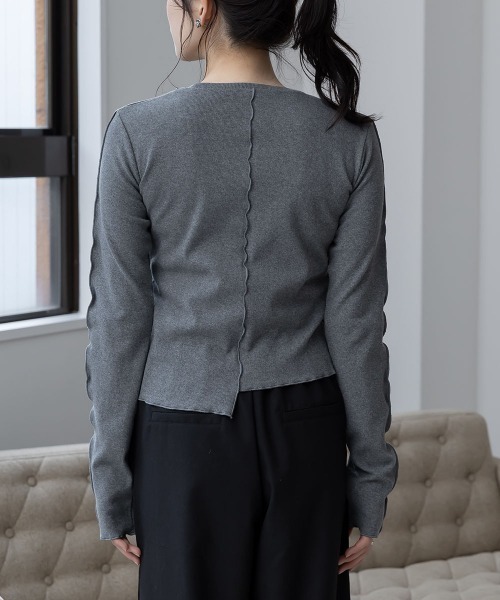 slattgir（スラットジール）の「高身長　アシメ切替クロップドテレコ長袖Ｔシャツ（トールサイズ）Essenave（Tシャツ/カットソー・レディース・オフホワイト/チャコールグレー・TM/TL/TLL/T3L/T4L/T5L）」の11枚目の写真