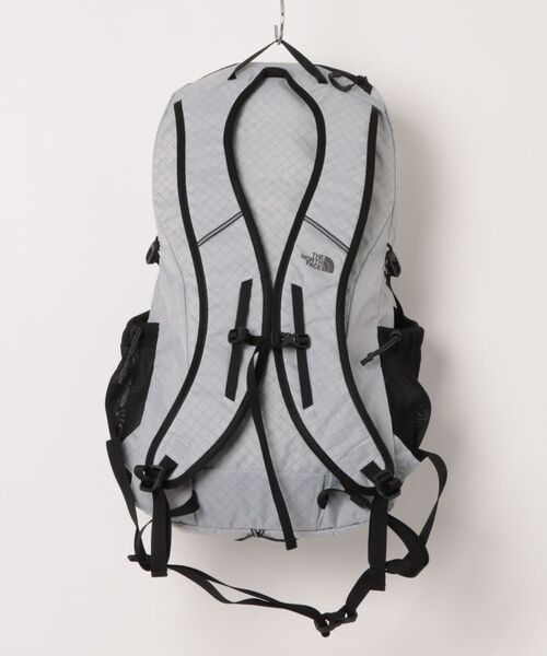 THE NORTH FACE(ザノースフェイス)の「THE NORTH FACE/ザ・ノース・フェイス バックパック UT MAYFLY PACK ウルトラメイフライパック NM62604(バックパック/リュック・メンズ・シルバーグレー・FREE)」の14枚目の写真
