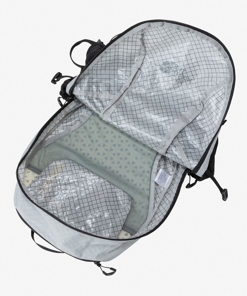 THE NORTH FACE(ザノースフェイス)の「THE NORTH FACE/ザ・ノース・フェイス バックパック UT MAYFLY PACK ウルトラメイフライパック NM62604(バックパック/リュック・メンズ・シルバーグレー・FREE)」の11枚目の写真