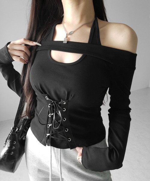 me+em select(ミームセレクト)の「【 2color 】レースアップカットアウトホルターオフショルトップス / laceup cutout halter offshoulder tops(Tシャツ/カットソー・レディース・ホワイト/ブラック・FREE)」の1枚目の写真