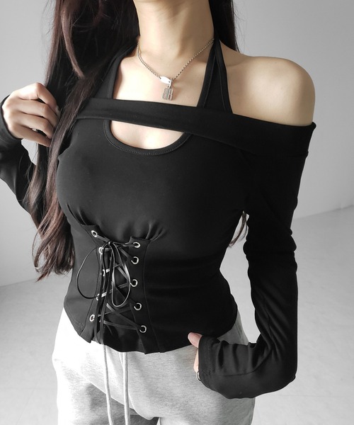 me+em select(ミームセレクト)の「【 2color 】レースアップカットアウトホルターオフショルトップス / laceup cutout halter offshoulder tops(Tシャツ/カットソー・レディース・ホワイト/ブラック・FREE)」の5枚目の写真